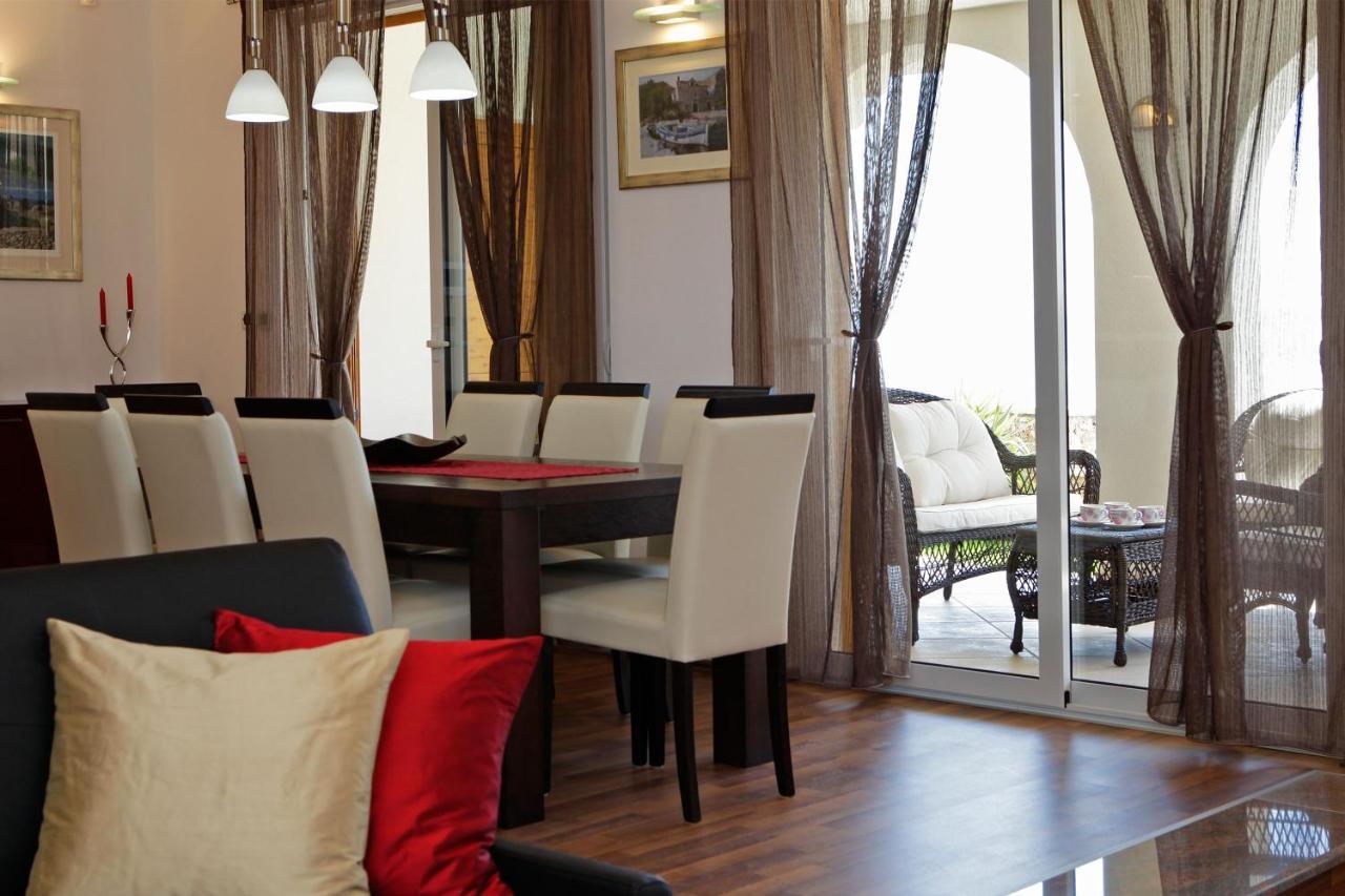 Villa Nera Бол Екстериор снимка