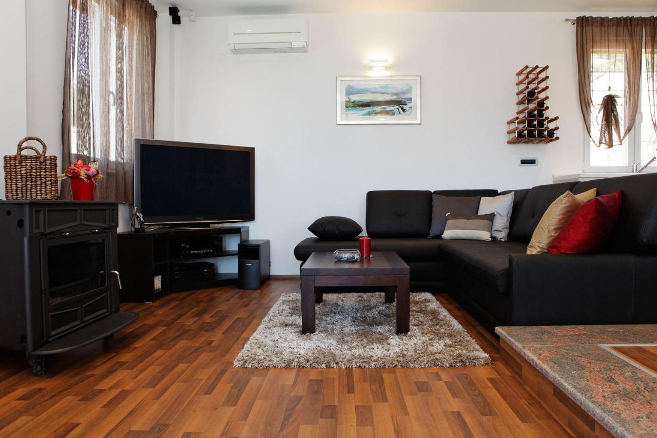 Villa Nera Бол Екстериор снимка
